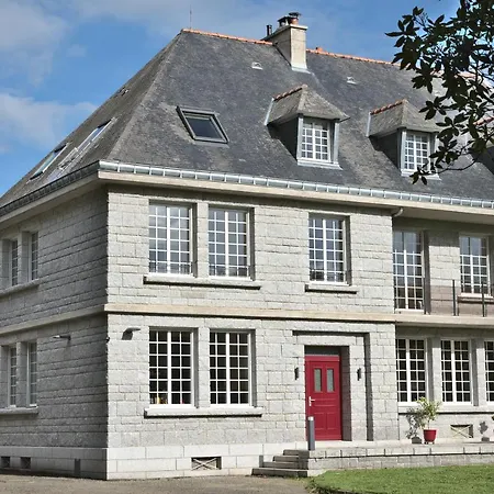 Pensión Manoir De Kerguestenen
